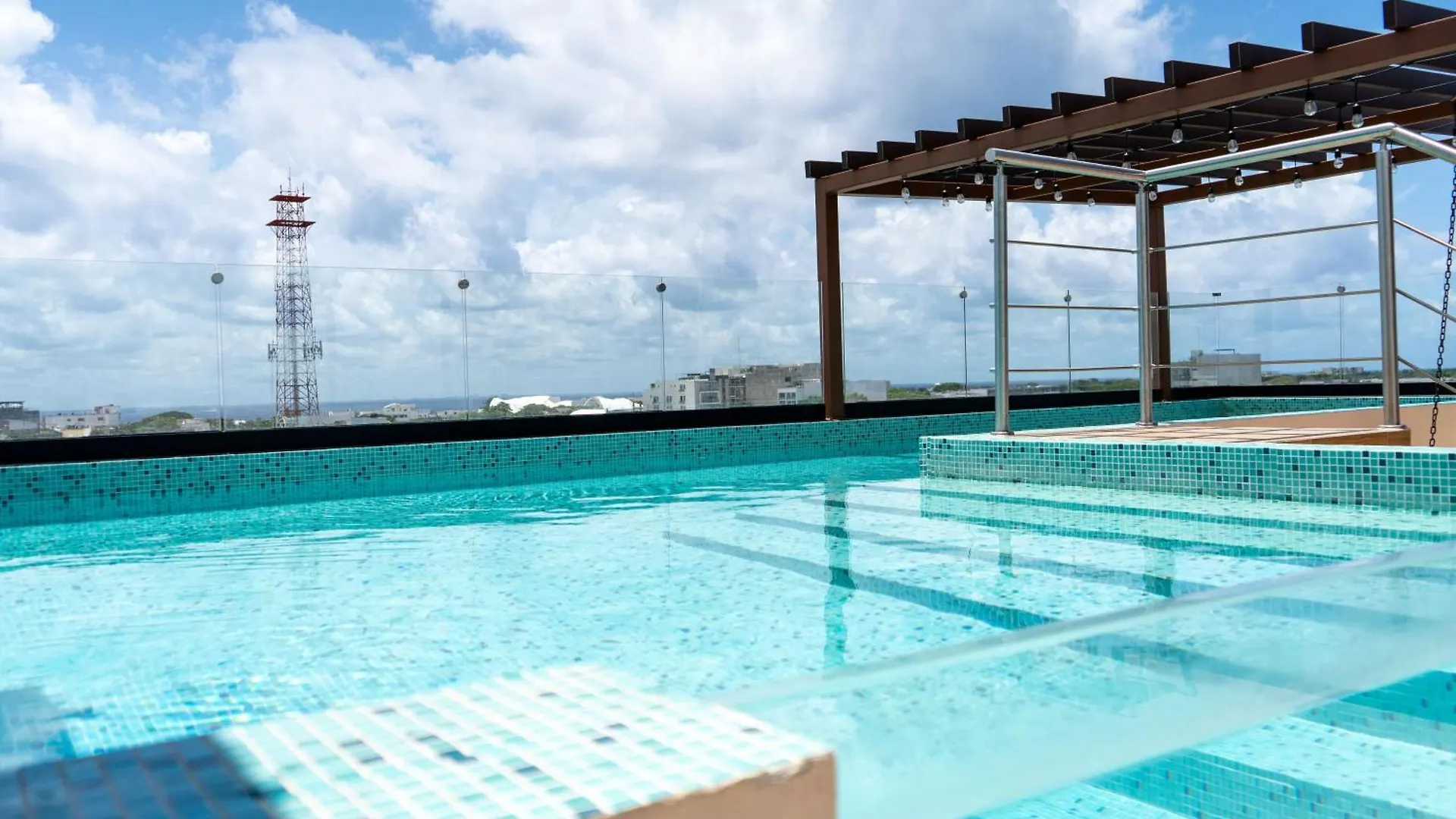 Elegant Lux Condo - Fast Wi-Fi- Near The Beach Playa del Carmen