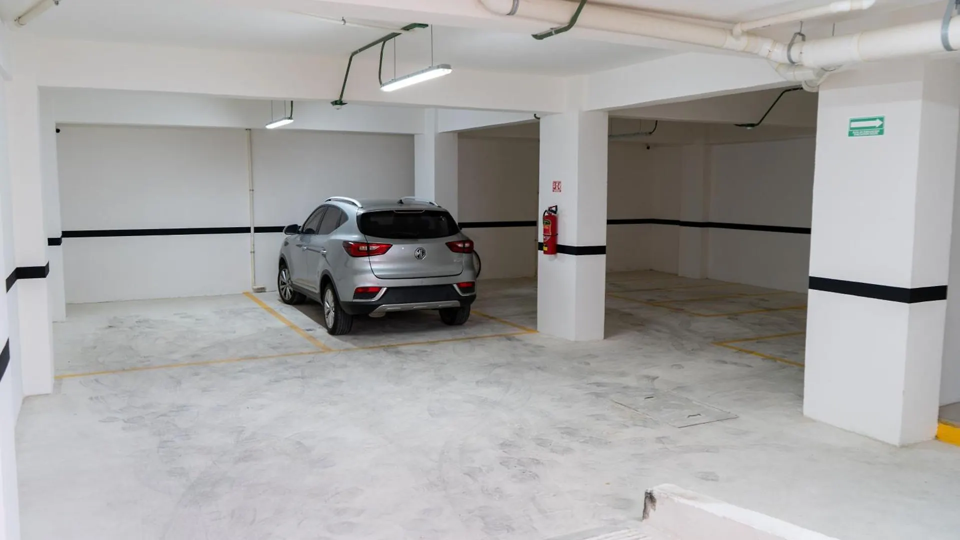 Elegant Lux Condo - Fast Wi-Fi- Near The Beach Playa del Carmen 0*,  Messico